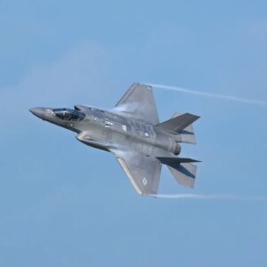 japonyada f 2a ucagi okyanusa dustu lz4wp8sa