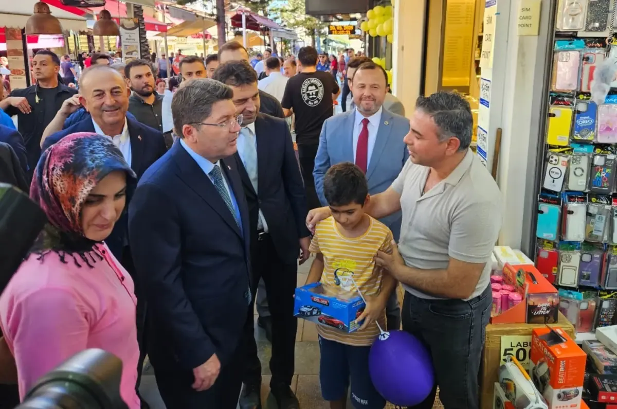 bakan tunctan esnaf ziyareti XNIuTqSF