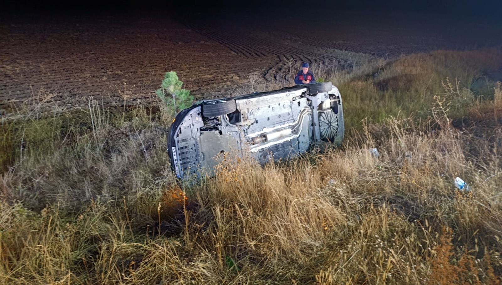 sivasta otomobil sarampole devrildi 5 yarali Sgp6IjGb