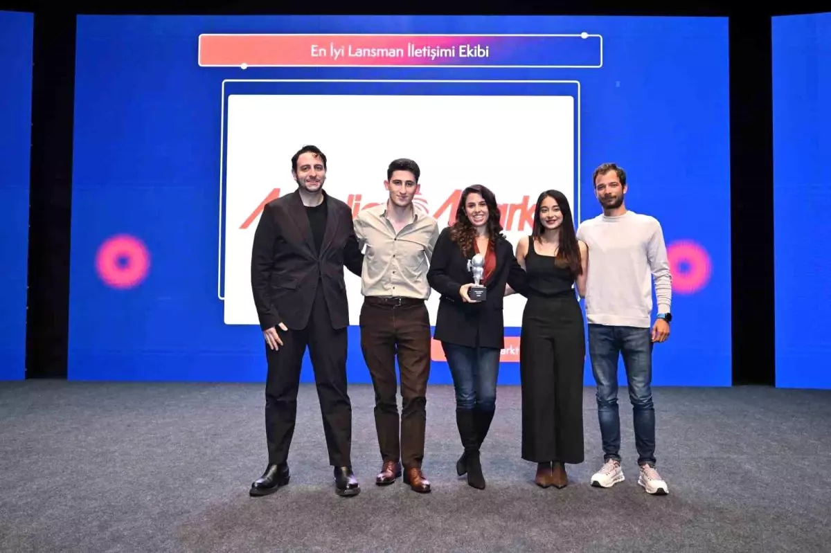 mediamarkt the hammers awardsta iki odul kazandi KxNfwFjx.jpg